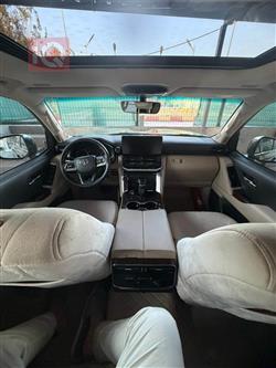 تۆیۆتا لاند کروزەر